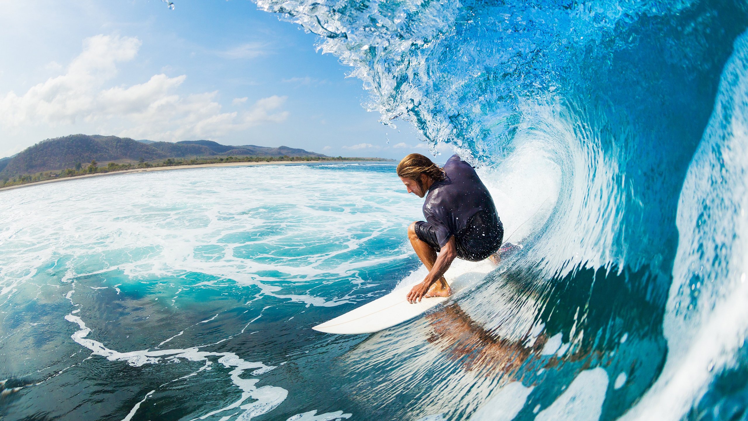利物浦安菲尔德不容有失，皇马来势汹猛，利物浦安菲尔德壁纸