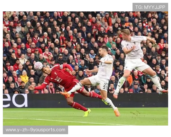 利物浦外线短传渗透，迪亚斯劲射挂角